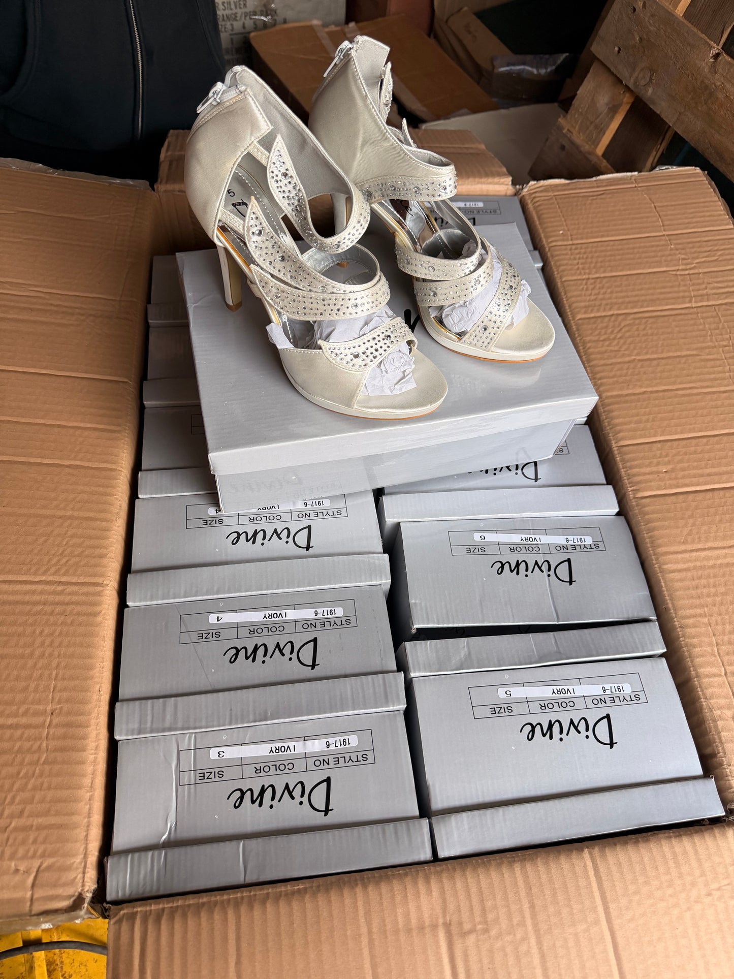 Mix of 20 pairs 10cm women heels